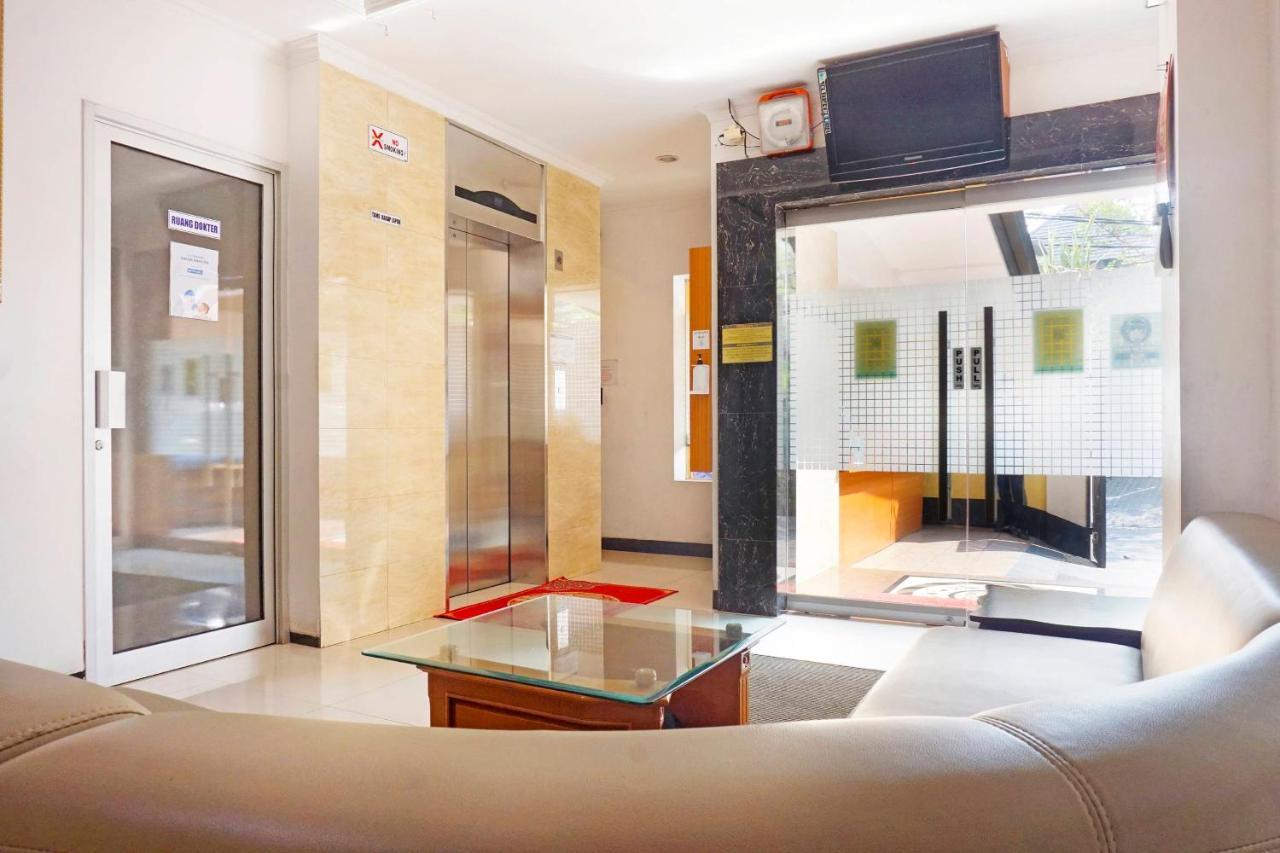Hôtel Collection O 91380 Golden Mansion à Jakarta Extérieur photo