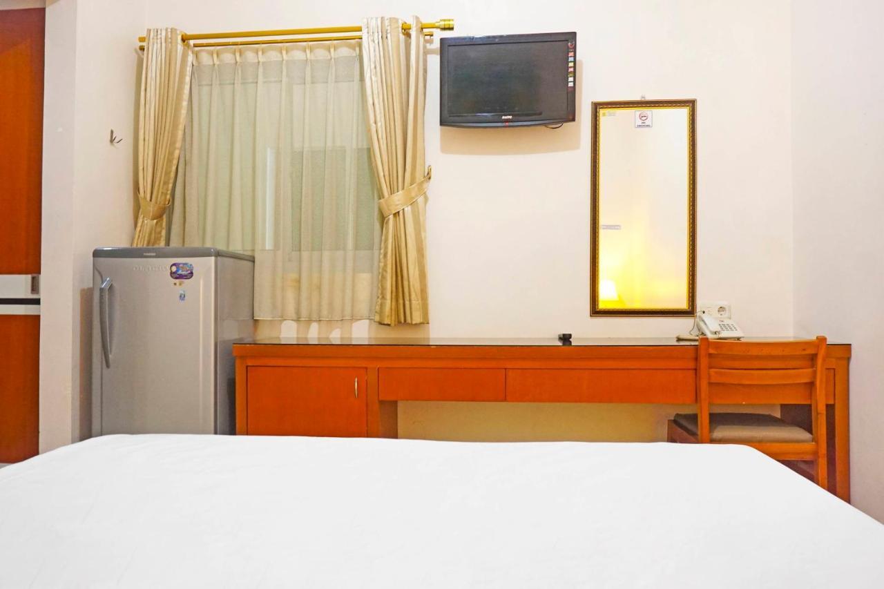 Hôtel Collection O 91380 Golden Mansion à Jakarta Extérieur photo